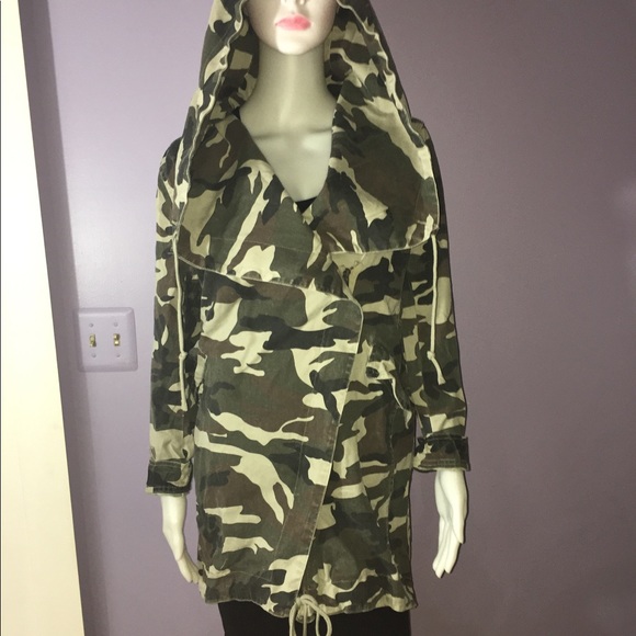 NWT Women’s Camouflage Utility Jacket Sz Medium - Picture 4 of 8